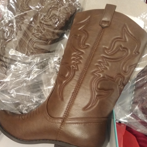 Shoes - Size 9 brown cowboy boots